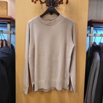 [BCBG] 비씨비지 <겨울 기획상품~~!> 편안하게 기본으로 입기 좋고 촉감이 좋은 라운드 니트 B1D9Y991