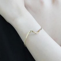 바보사랑 여자 웨이브뱅글 지그재그 유광 은색 팔찌.옷자락(무료배송)