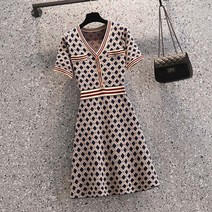 Q1062322 정장 원피스 A라인 브이넥 체크패턴 날씬핏 출근룩 오피스룩