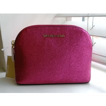 마이클 코어스 울트라 핑크 메탈릭 가죽 MD 여행용 메이크업 화장품 가방 88 시그니처 손목지갑