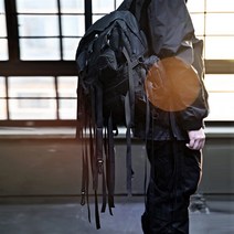 바이더알 테크웨어 스트릿 멀티 포켓 스트랩 미니 백팩