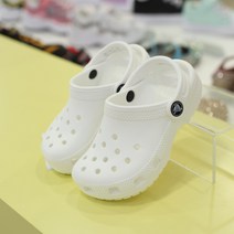 에스마켓키즈 크록스 NC인천점 깨끗함 그대로~여러가지 지비츠로 꾸며주기 좋은 인기만점인 화이트 크록스206990-100