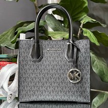 [해외]명품마이클코어스가방크로스백 Michael Kors Mercer Medium Messenger Crossbody Logo Signature Bag Black