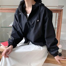 afinar 女款寬鬆版型頂縫線連帽防風夾克