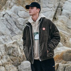 Volcom 男款Warm Winter寬鬆版型高領燈芯絨外套 VA213PJ001