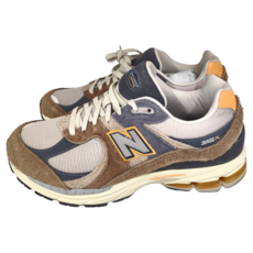 New Balance 解構運動鞋 2002R