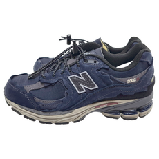 New Balance 解構破壞鞋扣運動鞋 2002R