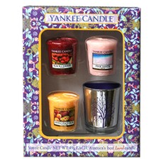 YANKEE CANDLe 芳香蠟燭禮盒組 Set 3+蠟燭燈座+紙袋，內含3種隨機香氣款式，精美禮盒組, 款式隨機