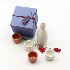 月鹽韓國產美麗陶瓷珊瑚容器禮盒, 1套, Tokuri + 清酒杯 4p