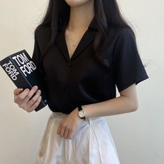 블라우스티셔츠