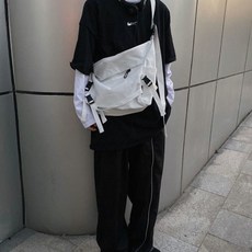 다온마켓 스트랩 장식 숄더 크로스 데일리 메신저백