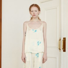 [TC21SSTOP01] VISCOSE FLOWER SLEEVELESS TOP [IVORY&BLUE] - 슬립나시