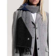 TOMMY HILFIGER FLUFFY SCARF WITH ARGYLE PATTERN AW0AW153540GJ Herringbone / Blue Argyle