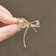 장미수정브로치
