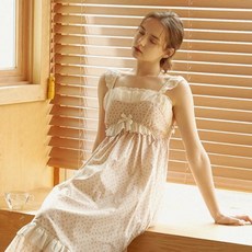 울랄라 꽃을 든 소녀 나시 원피스 베이지