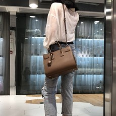 b354e14563976149e57c2ac9742cf06b5ba7cea75d8275a5f901fa4ff4e8.jpg