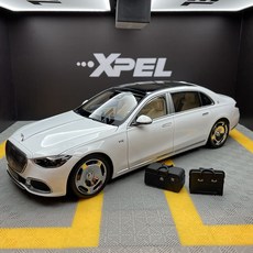 1/18 메르세데스 S680 마이바흐 후륜조향 자동차 다이캐스트