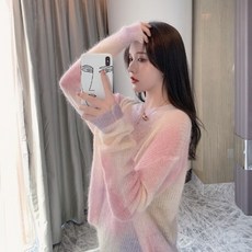 바칸디핑크 소프트스타일 홀치기염색 그러데이션 모헤어니트 여성 겨울 가을 긴 소매 와이드 루즈핏 풀오버스웨터 트렌드