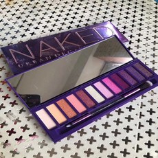 네이키드바이올렛