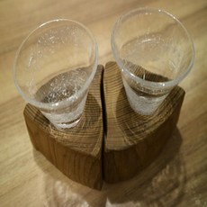[일본정품수입]【최고의 술기】쥰 공방 “나무 글라스”(우즈·마키·페어 받침대) 작은 사이즈(약 70cc×2, 2개, 한개옵션1