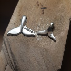 각인고래꼬리목걸이