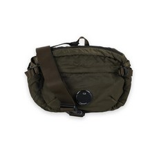 24 S/S CP컴퍼니 렌즈 와펜 나일론 크로스 바디 벨트백(진카키) 16CMAC112A 005269G 683