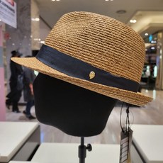 헬렌카민스키커스틴누가