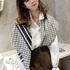 만물상 멀티스카프 90CM 인싸템 이니셜 빅 사각스카프 여성 봄가을 얇은 목도리 외 매치 드랍숄더 수건조