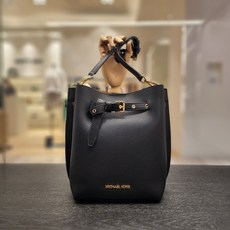 마이클코어스에밀리아