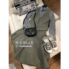ded769453845bf56cab2cfa4034e0e60556d71e54baa418efdf738ad5b09.jpg