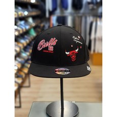 NBA 23년 신상품! 강력추천!!!! 남여공용 시카고 불스 CHI 팀 아트웍 포인트 장식 스냅백 모자