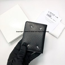 8cb845f4bf61724128a1815f630f67b002e263961161d5cb73a6d9cae24d.jpg