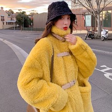 겨울옷에 롱 가죽끈단추양털P