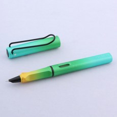 d674f5316fcbd75e4010f99e44bffa4aa3d07b6d4ccea4a496c88fa20b82.jpg