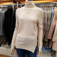 BCBG 비씨비지 가격파괴!! 수입소재!! 봄 간절기 울100% 옆트임포인트 터들넥 니트 스웨터
