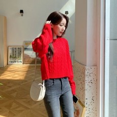 [텐바이텐] 여자 꽈배기 크롭핏 긴팔 니트 티셔츠