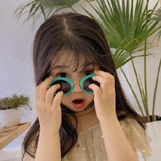 유아동 어린이 키즈 남아 여아 선글라스 아동 선글라스 패션 남아 여아 귀요미 여아 캐릭터 아기 패션 장난감 안경테