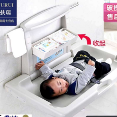 화장실기저귀갈이