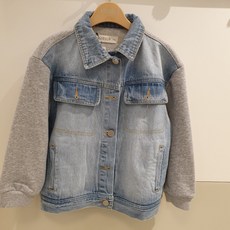 de4c0ef1563a0a2cb335725213086c7d0b474382b6d082d3a5df6df1c7a6.jpg
