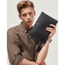 닥스 악세서리 남성 20FW [BASIC UPGRADE] MEDIUM 블랙 로고 소가죽 클러치백 DBBA0FE25BK