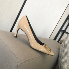 네모난 머리 누드 색 단화 여자 봄 가을 같은 통근 페인트 가죽 단추 얕은 굽