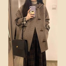 POMTOR 브라운 체크 디테일 여성 가을 겨울 오버핏 더플 코트 캐주얼 아우터
