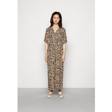 베베드피노린넨점프수트