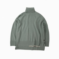 써스데이아일랜드 언발 터틀넥 풀오버_T208MSW240W