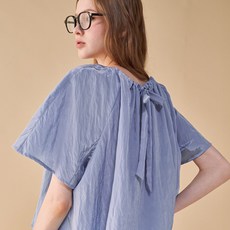 론론 SHINING NECK RIBBON SHIRRING 2 WAY BLOUSE SOFT BLUE