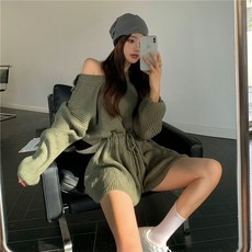 국방색점프슈트