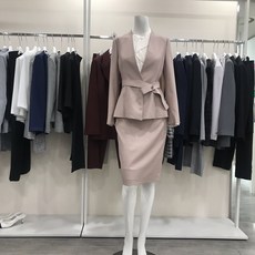 케이엘 KL 중앙로 모함유 원단좋은 벨트페플럼형 스커트정장세트