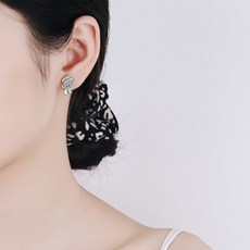 모이사나이트피어싱