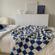 70b8008772bb75e3d6eacb9e41f3a8402c8e8c4a64e16f54ac9e51c9e804.jpg