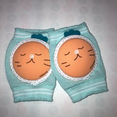 기어다니는아기무릎